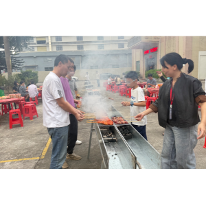 秋日烟火气，凝心聚力时——记2025年秋日厂区烧烤团建活动